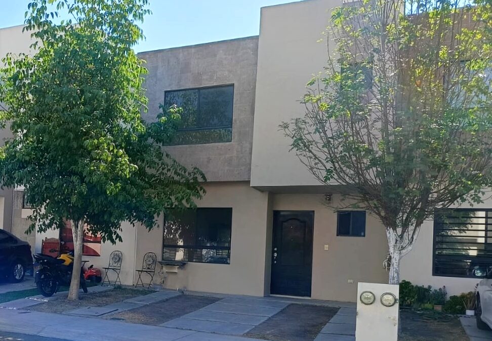 CASA EN RENTA / RICONES DEL MARQUES / QUERETARO